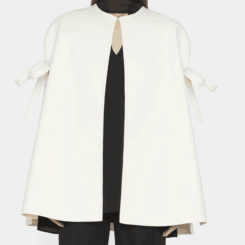 时尚定制秋冬新款欧洲站圆领显瘦百搭白色毛呢蝴蝶结斗篷外套上衣