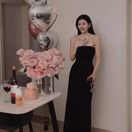 欧美小黑裙礼服轻奢小众宴会敬酒服赫本风一字肩抹胸连衣裙