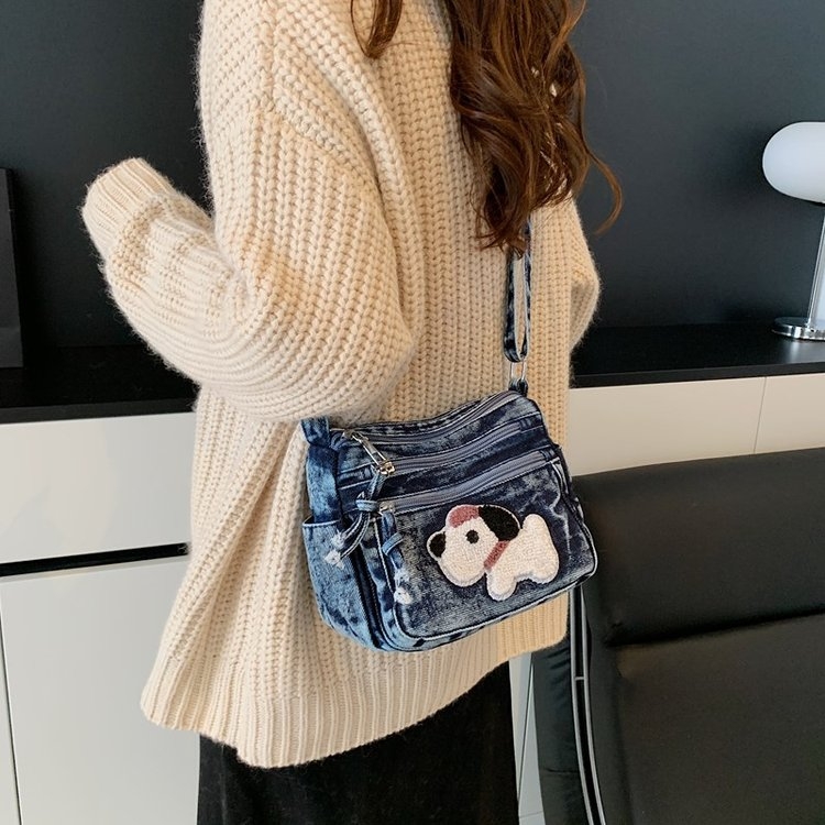 2025新款可爱卡通凯蒂猫单肩斜挎包学生上课通勤百搭手提包小方包