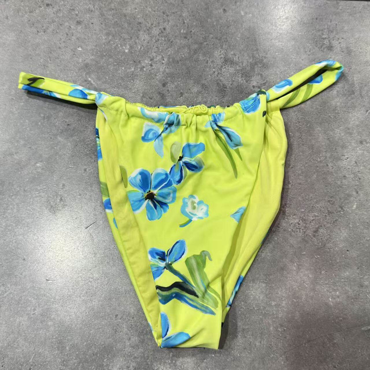 （大牌杂款单裤子！！）出口欧美女士成人单件低腰三角裤子游泳裤