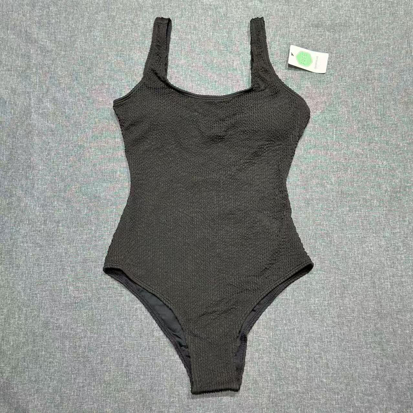 出口欧美女士成人抹胸波浪面料双肩带简约性感露背三角连体游泳衣