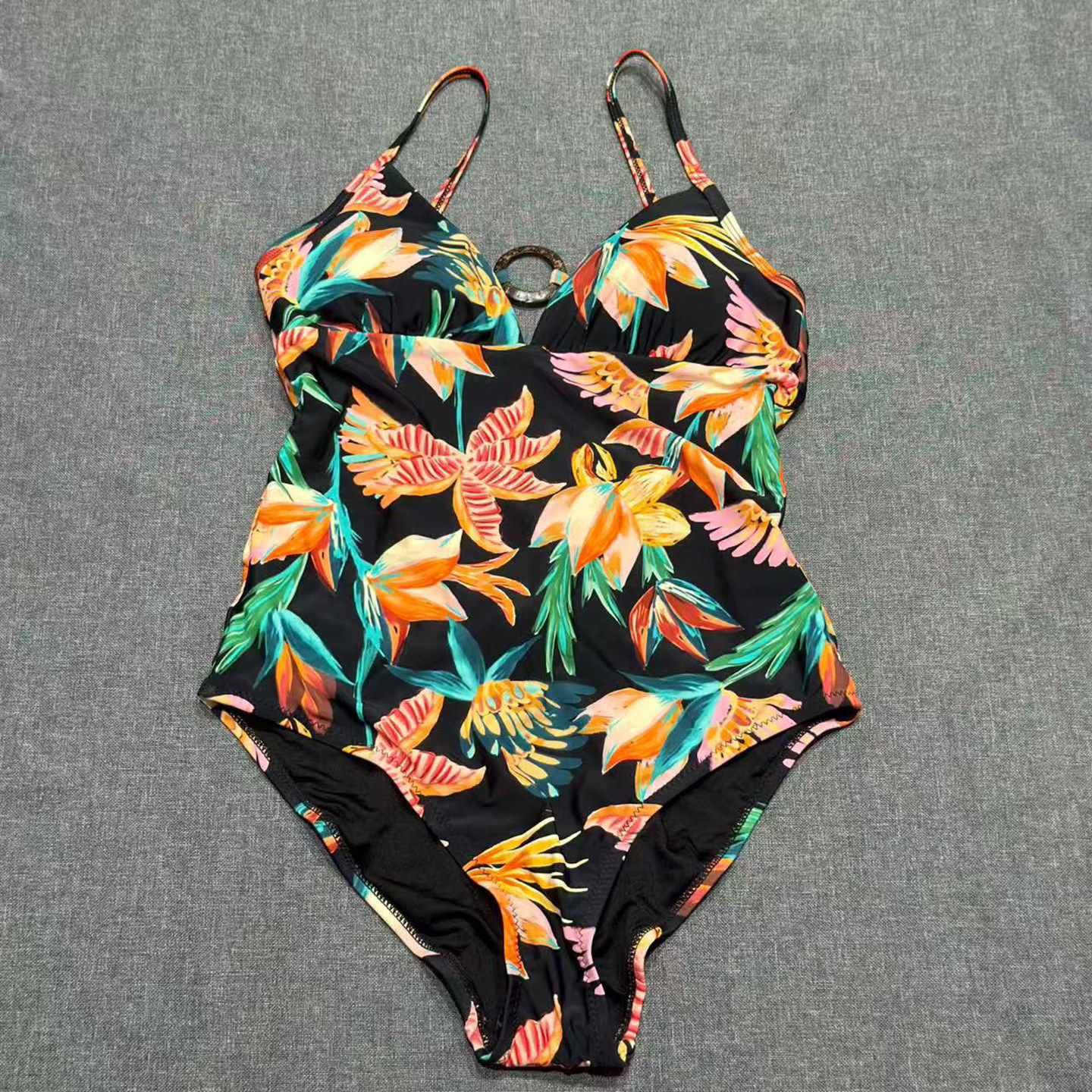 出口欧美女士成人V领圆环露胸性感大露背绳子连接三角连体游泳衣