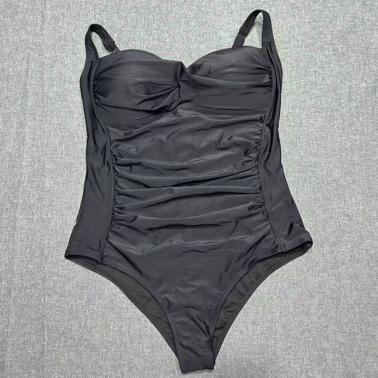 出口欧美女士成人保守前侧遮肚抽皱露背大罩杯显瘦三角连体游泳衣