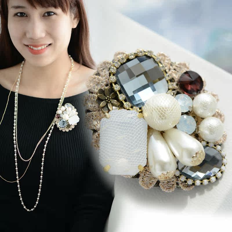 Broche femme en cristal artificiel - Ref 1177060 Image 1