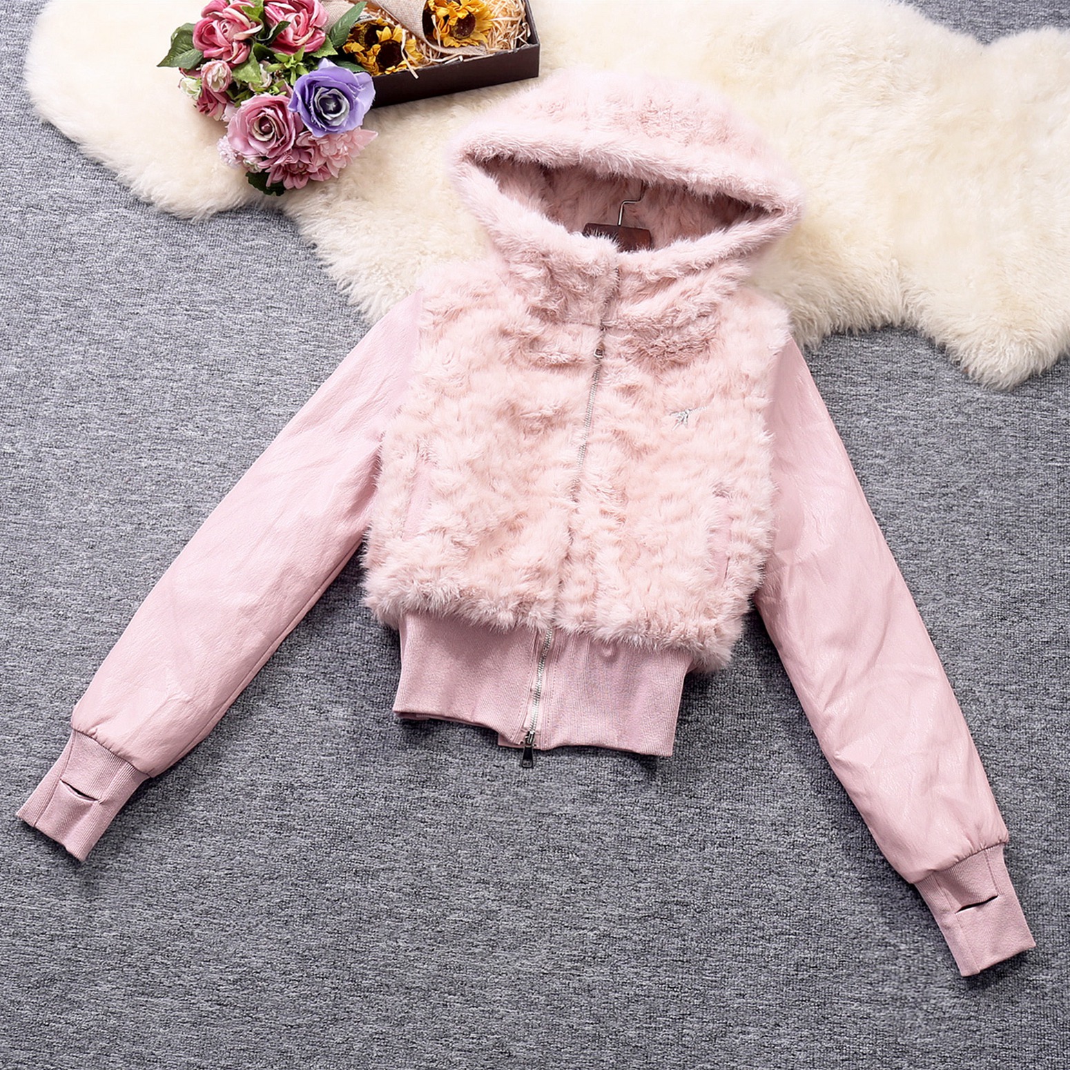 实拍冬季女装新款高级感亲肤毛毛短外套拼皮长袖保暖拉链收腰棉服