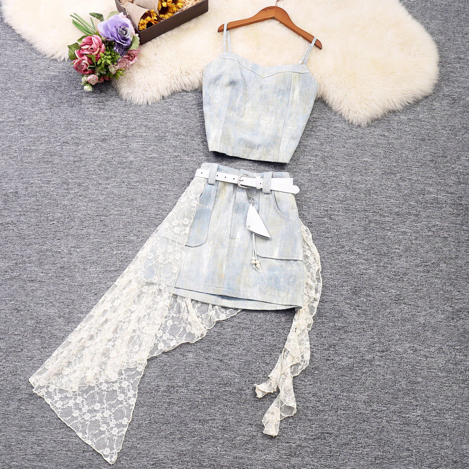 实拍夏季女装新款个性不对称牛仔两件套吊带上衣搭配短裙洋气套装