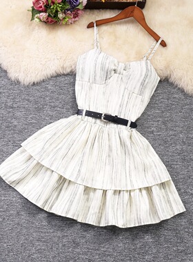 实拍2026年夏季女装新品性感吊带裙优雅甜美束腰带修身竖纹连衣裙