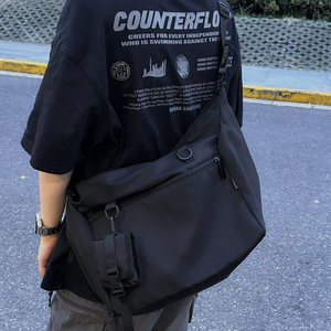 B218-B45-P40斜挎包户外男士挎包小众背包女运动单肩包男邮差包包图片