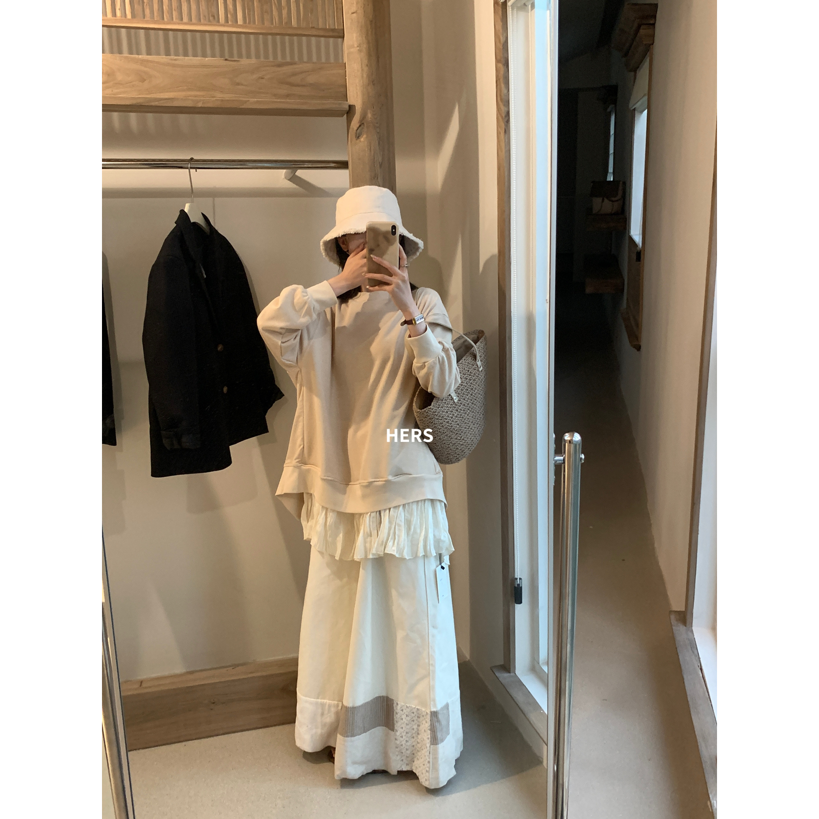 春上新！【Hers】简约韩系波边拼接宽松设计感卫衣  20349#  LKZ