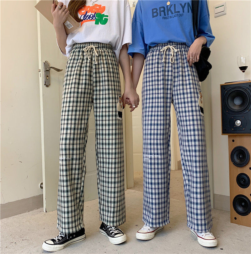 Real shot of Korean new relaxed Plaid trousers for students