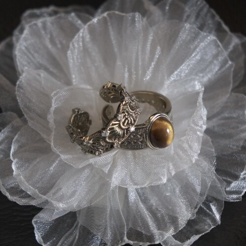 「金黄色的盛开」哑金色古着感对戒 比较轻巧的金色 很好看!!