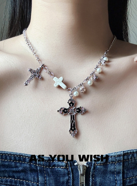 黑色十字架吊坠串珠项链
