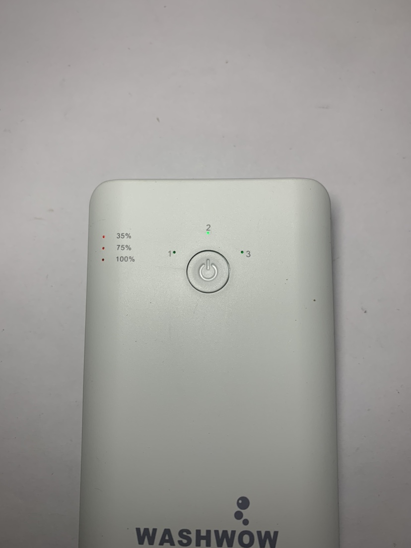 6000毫安充电宝，带3档功能调节，电池没电