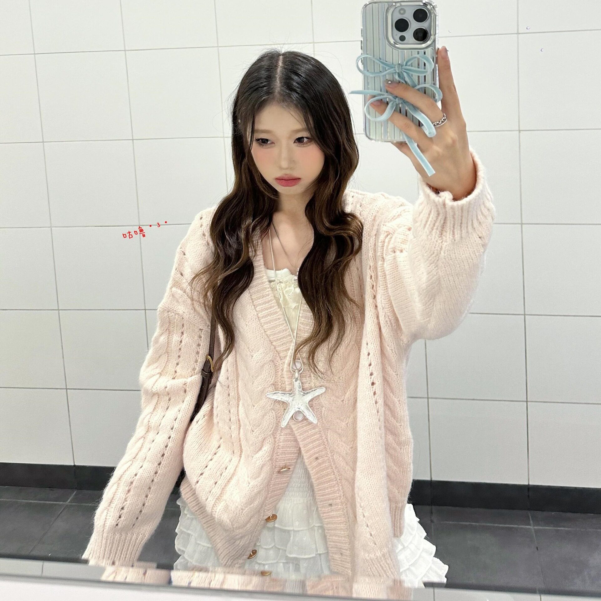 温柔风甜美粉色v领毛衣外套女2025秋装宽松减龄麻花针织开衫上衣