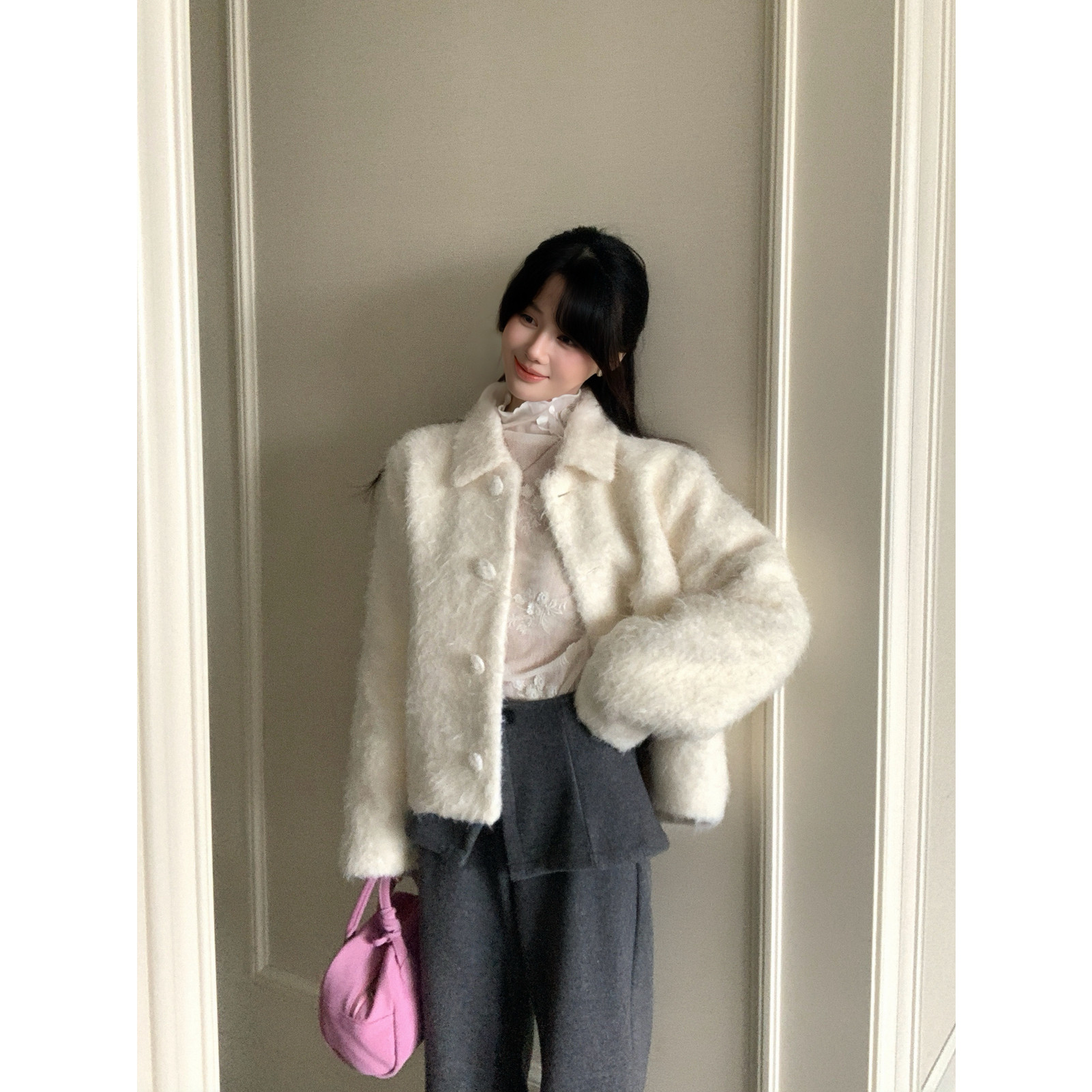 DARA ROSE-奶白色毛毛翻领温柔单排扣羽绒内胆短外套