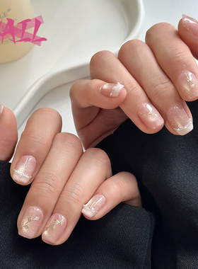 穿戴甲短款2025新款高级感法式猫眼手绘金色花朵珠饰美甲