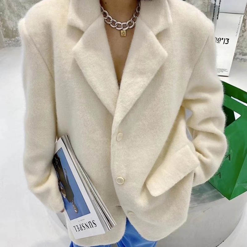 白色羊毛呢外套女2025年冬季新款韩版宽松时尚加厚西装领呢子大衣