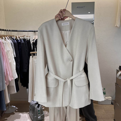 春季新款时尚系带V领西装外套女2026韩版宽松高级感一粒扣小西服