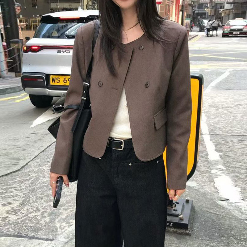 2026年秋季新款时尚显高显瘦短款圆领小个子西装外套女