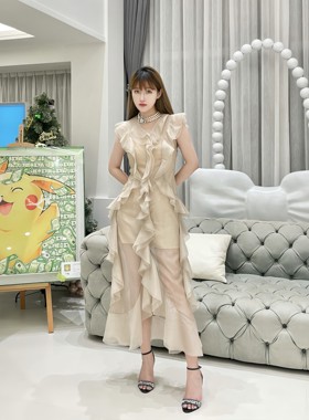 越南MUSTHAVE x 王车车浅褐色荷叶边褶皱中长裙不对称网纱裙正品