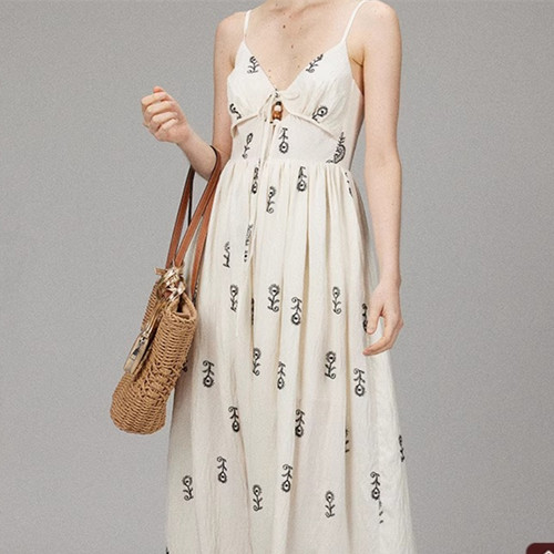 【LACERTA/莱瑟塔 设计师品牌】25春夏新品刺绣度假风吊带连衣裙