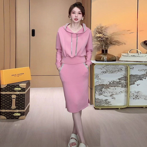 时尚卫衣套装裙女2023秋冬新款减龄连帽上衣包臀半身裙休闲两件套
