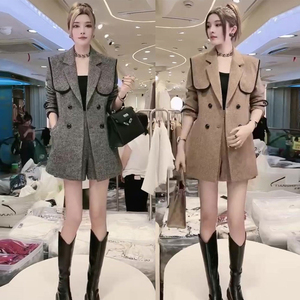 欧货时尚百搭西服套装女2023秋冬款显瘦娃娃领西装收腰短裤两件套