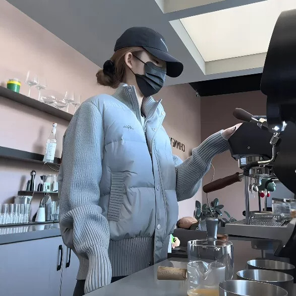 针织袖拼接轻薄修身韩系女棉服