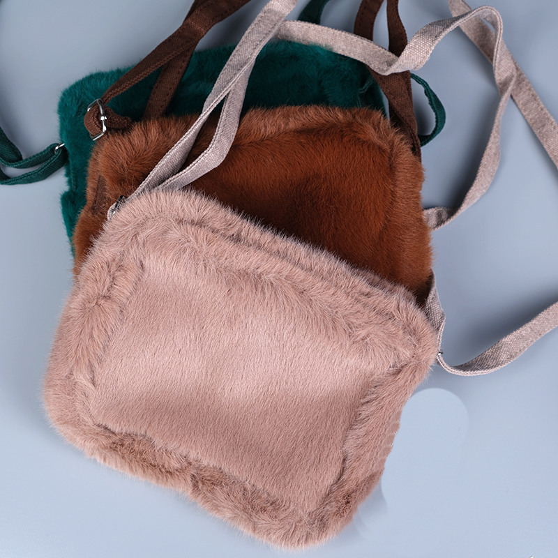 韩国进口女童洋气时尚毛绒绒挎包 可爱百搭儿童手提包零食公主包