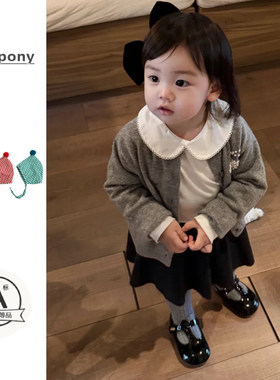 女宝宝2026秋季新款套装韩版可爱娃娃领打底衫针织衫百褶裙三件套