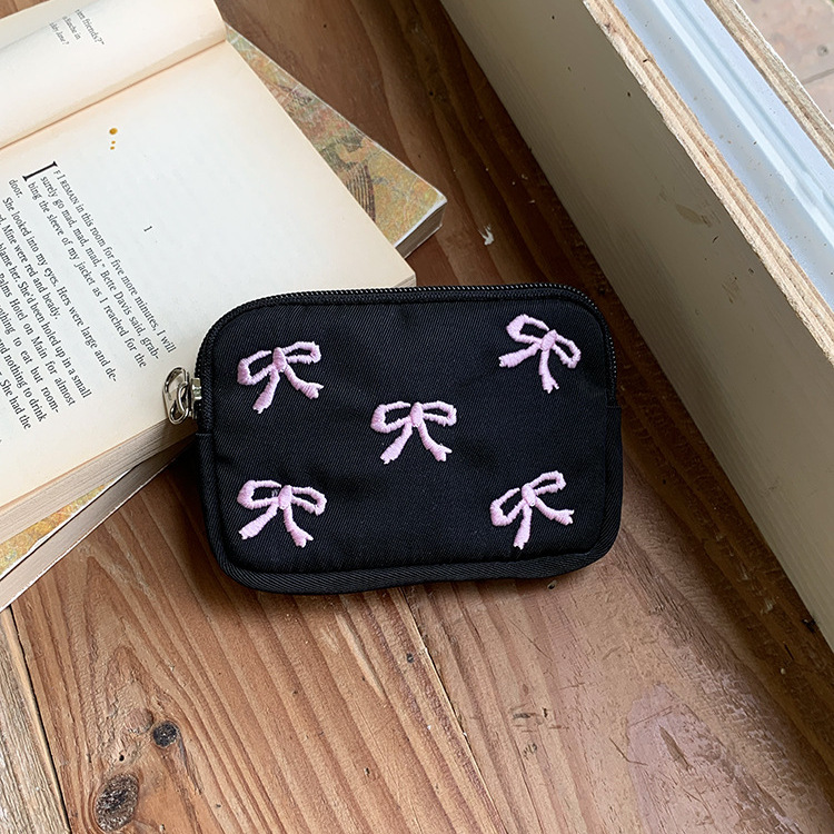 简约ins黑色蝴蝶结刺绣零钱包女大容量口红包数据线杂物收纳小包