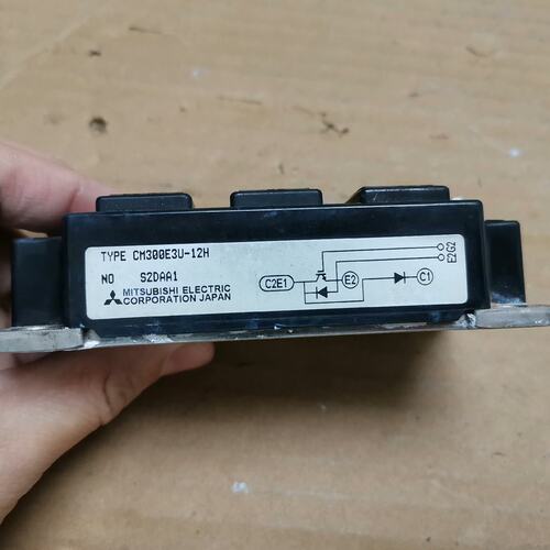 议价模块CM300E3U-12H实物拍摄