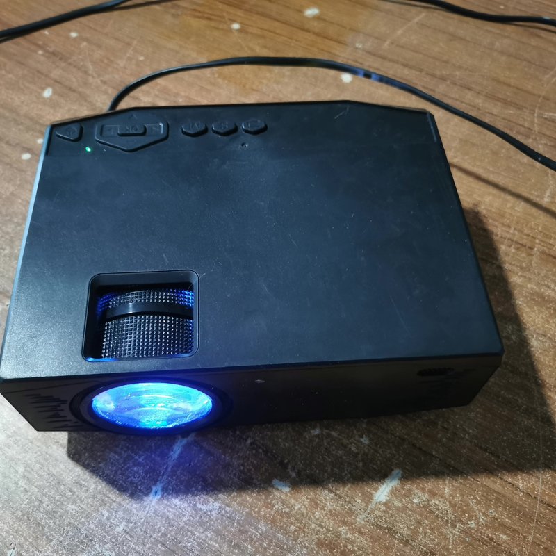 议价闲置卡肯投影仪S6 带一条电源线 功能正常 低端投影要求