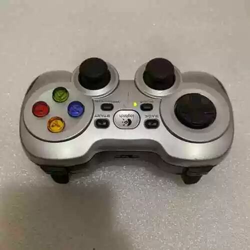 议价Logitech F710，银色款，连接