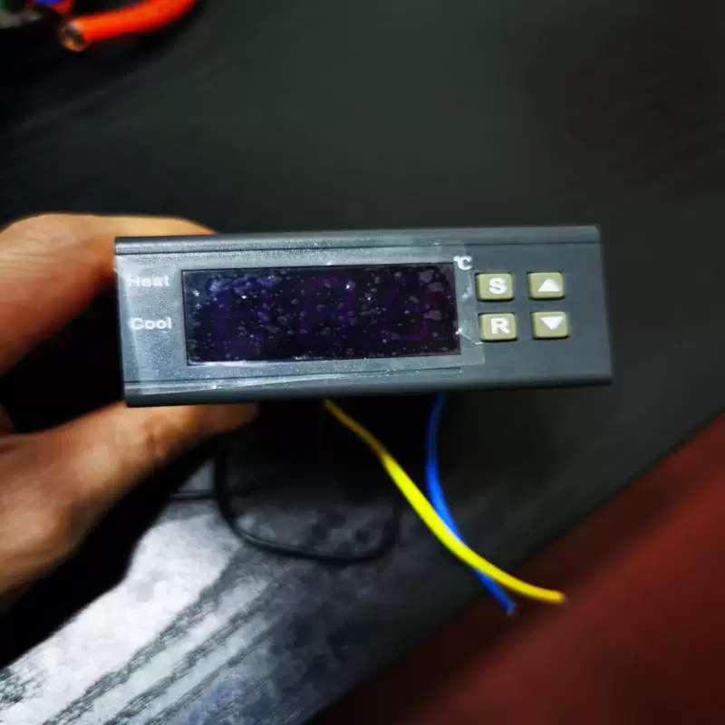 议价美航数字式温度控制器MH1230A，99新。