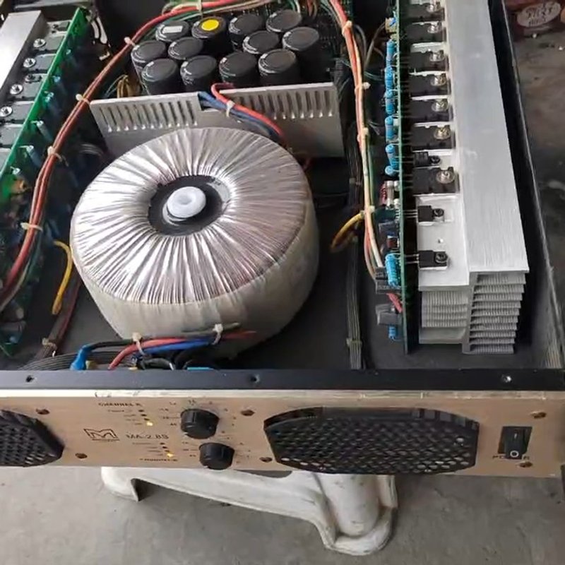议价玛田MA2.8s专业功放,无修,,需要的联系我!