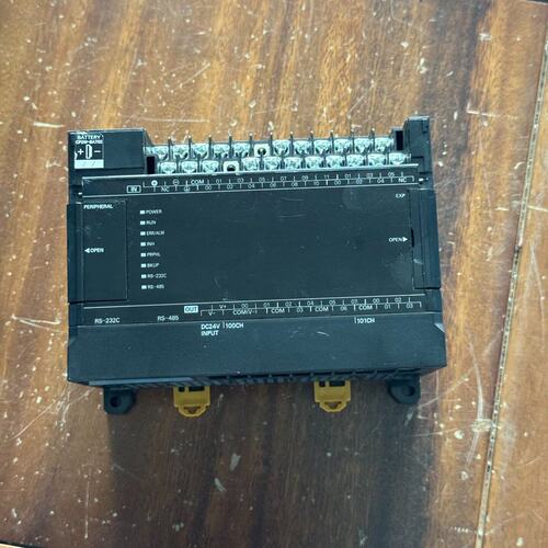 议价PLC，型号CP2E-S30DT-D，成色如图，，标价