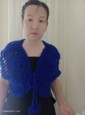 纯手工钩织女装披肩松鼠绒蝴蝶坎肩时尚女装休闲背心
