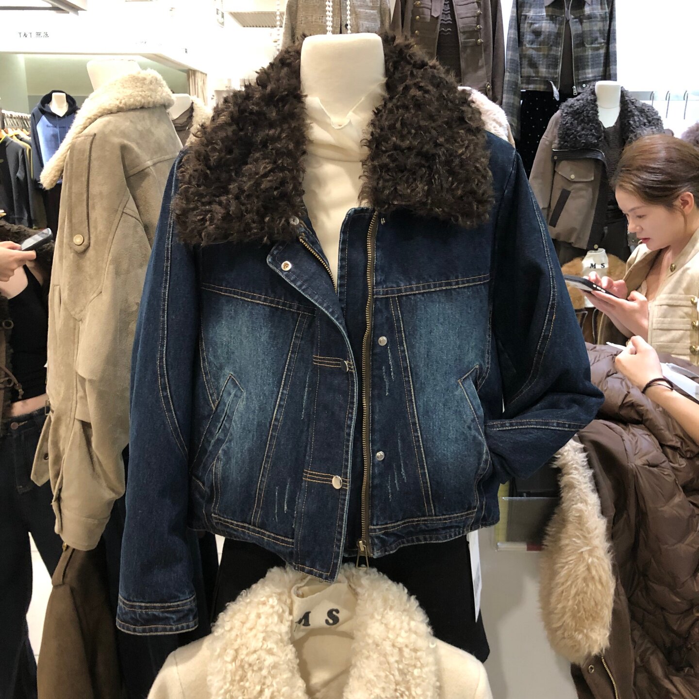 牛仔羽绒服女2026冬新款韩版休闲90白鸭绒羊羔毛翻领外套MS68562