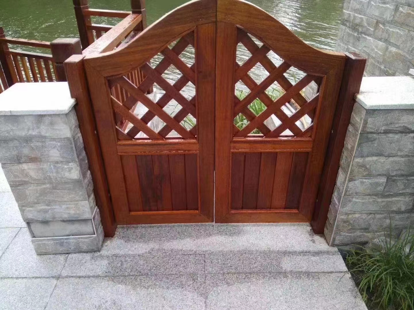 庭院防腐木木门拱门葡萄架花箱