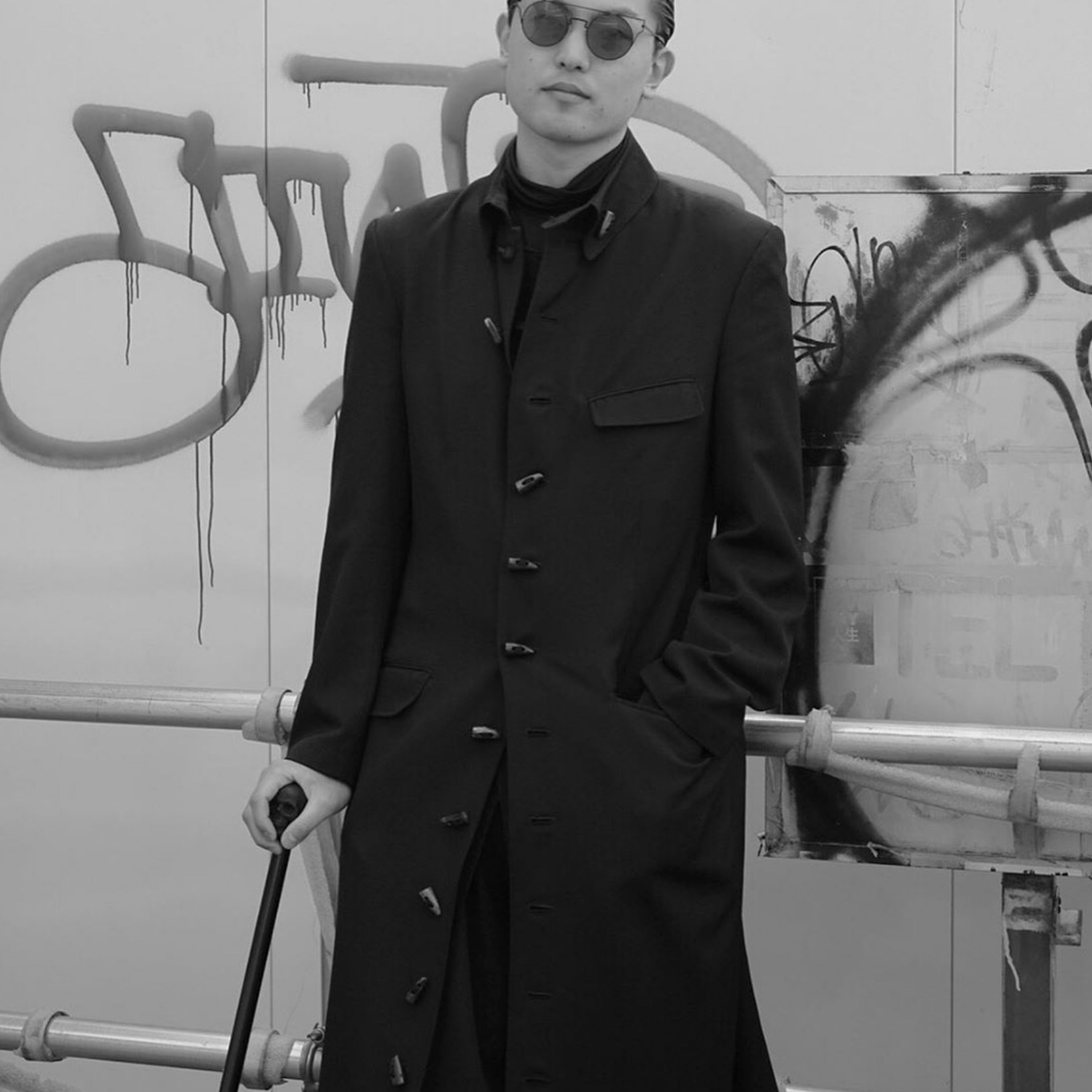 YOJI OOAK HORN BUCKLE COAT羊毛牛角扣百褶黑色长风衣青山限定款