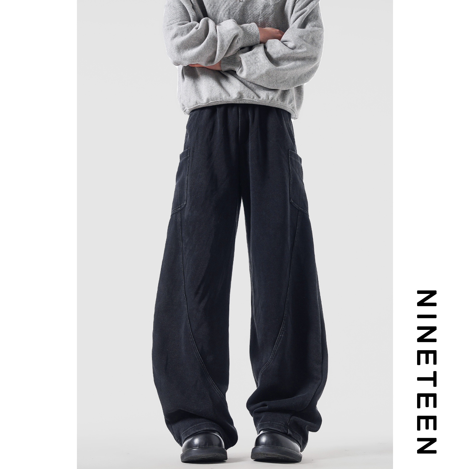 青少年潮牌弯刀做旧水洗卫裤