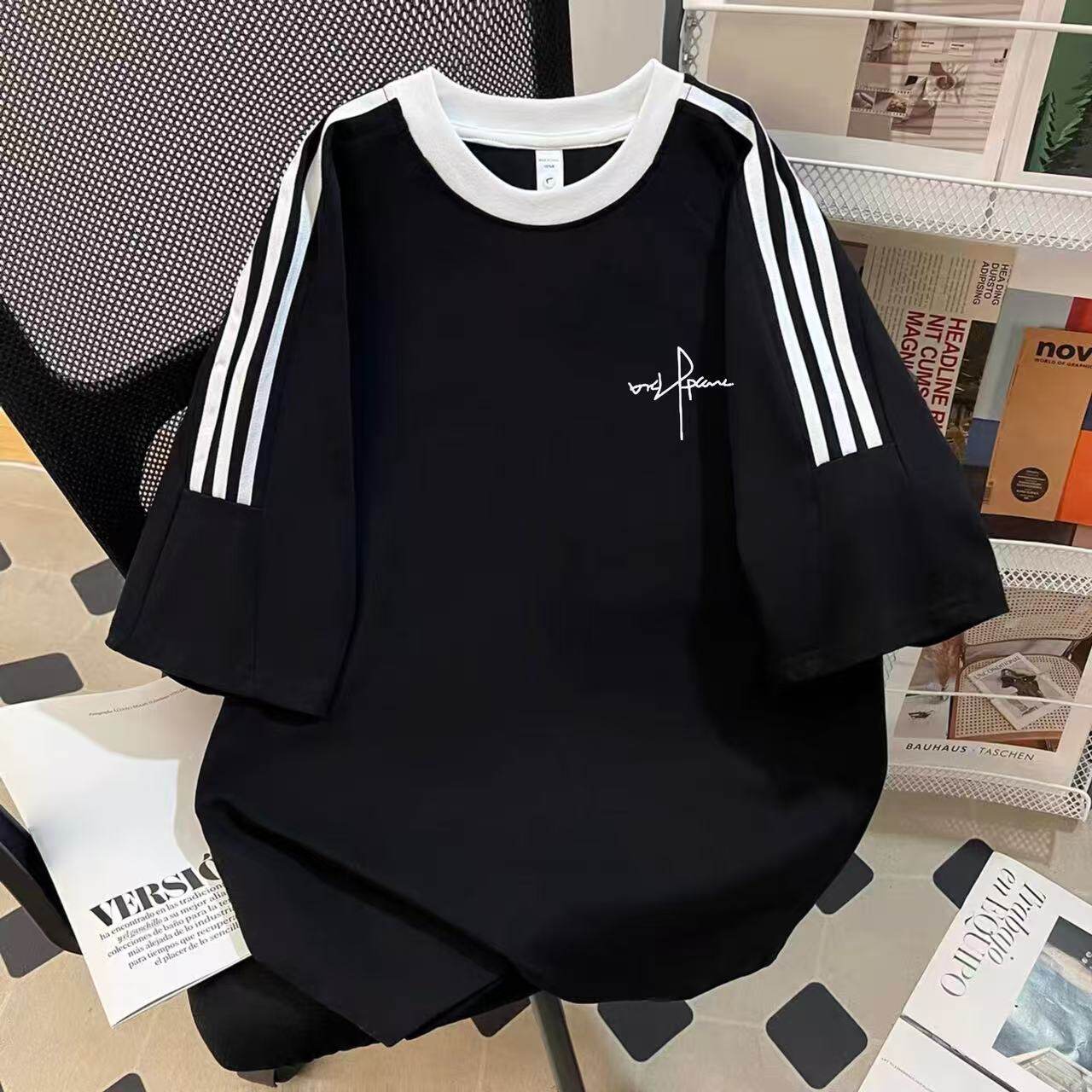 小学生新品个性签名三条杠夏季薄款透气凉爽短袖T恤衫纯棉吸汗