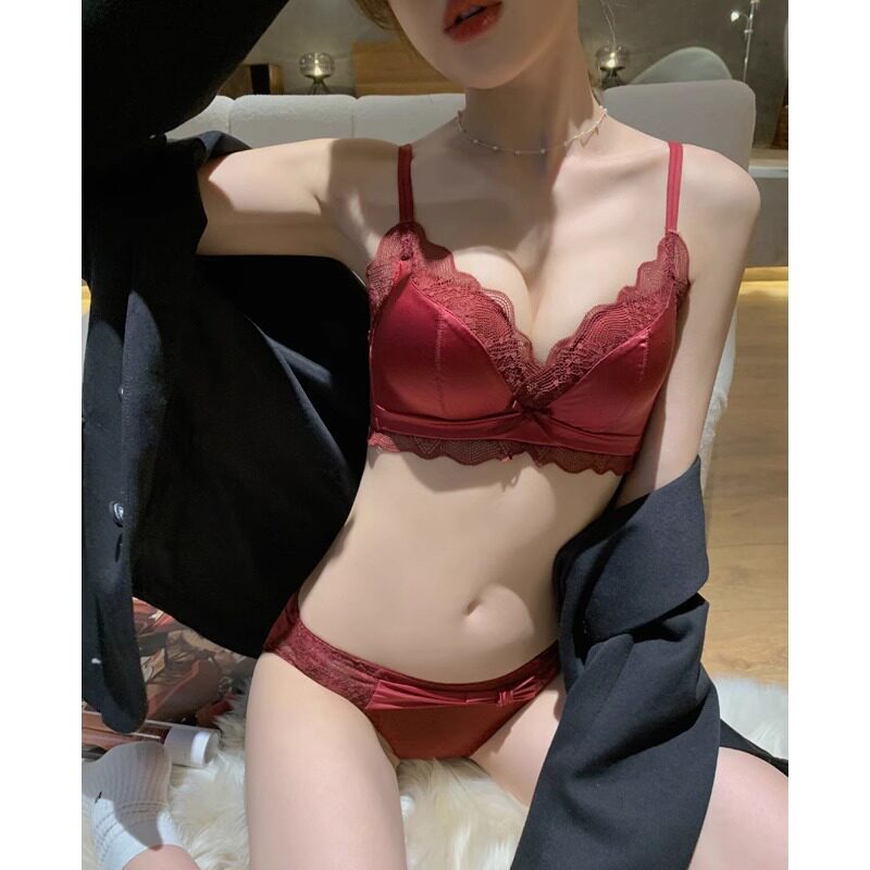 少女蕾丝聚拢红色本命年乳胶文胸