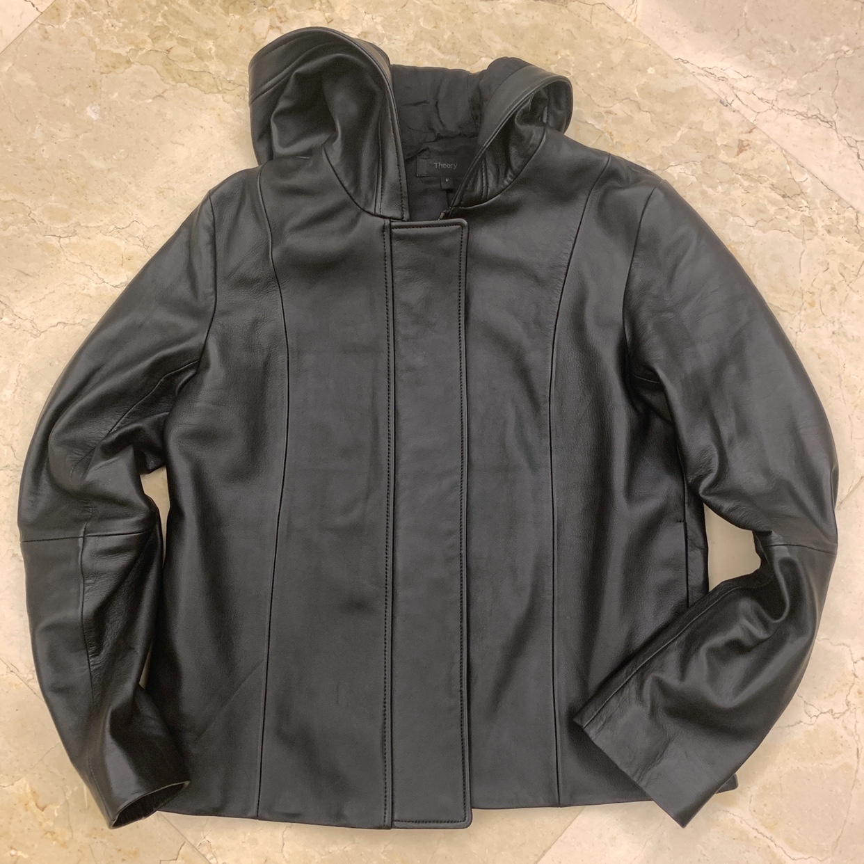 日单 theor* 女士皮衣 连帽羊皮外套 21年新款 不支持退换