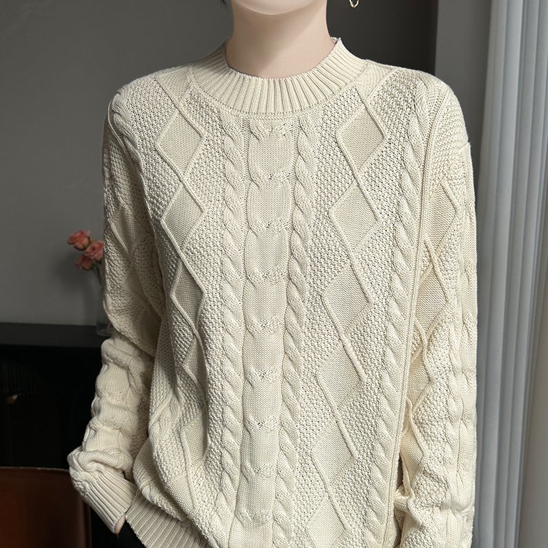 纯绵麻花纹圆领针织衫女
