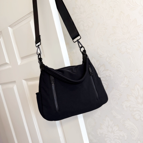 2026新款黑色大容量多拉链斜挎包