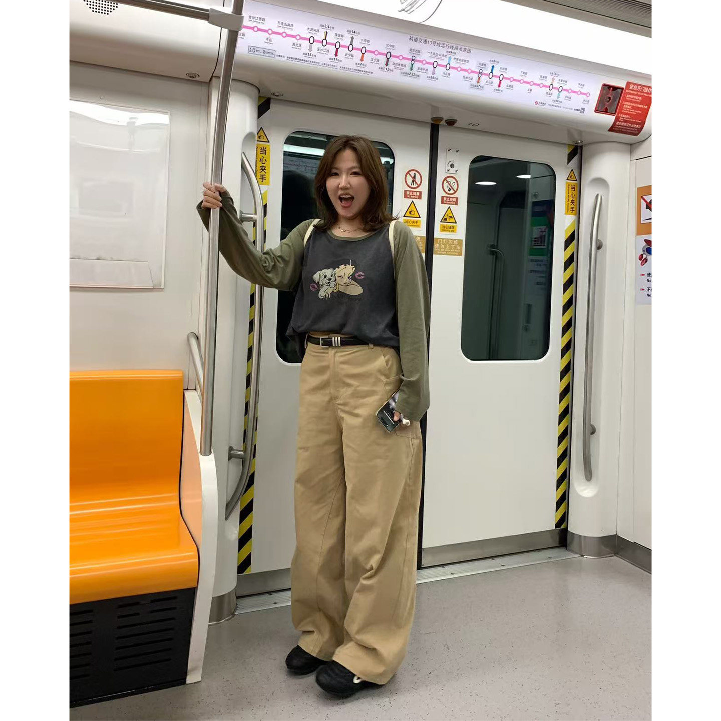 Q了个T大码女装微胖mm撞色卡通小狗初秋印花t恤显瘦巨好看上衣