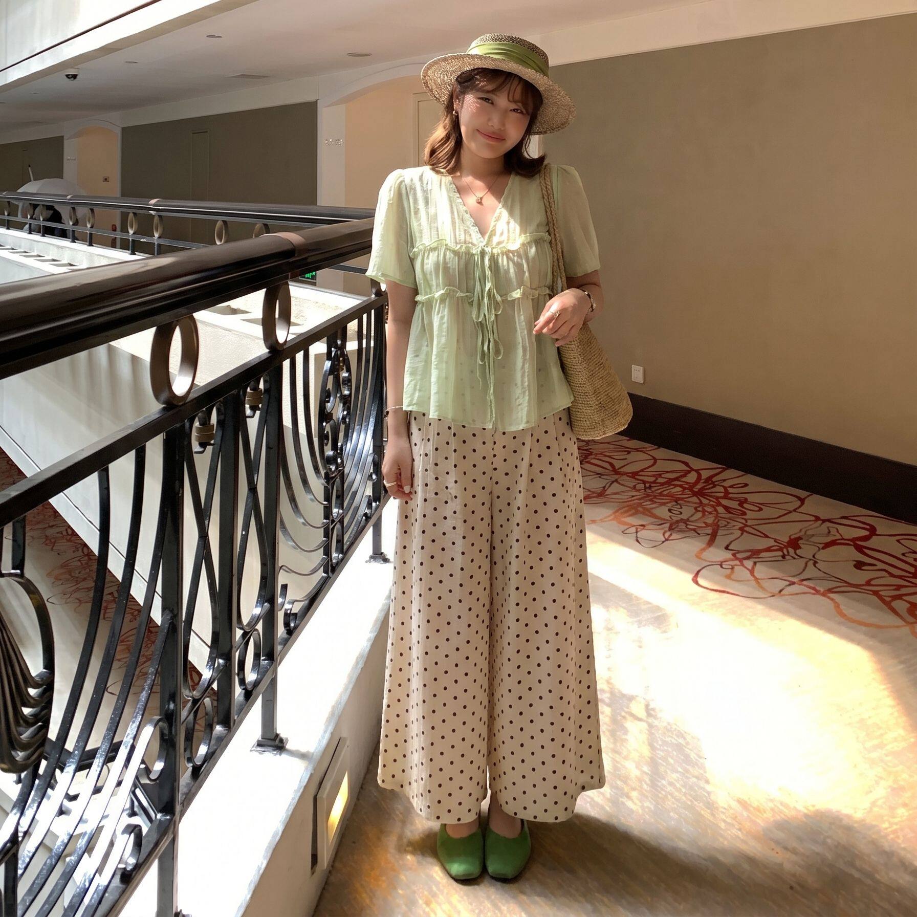 Q了个T微胖mm大码女装设计感显瘦短袖绝美巨好看天丝夏季小衫上衣