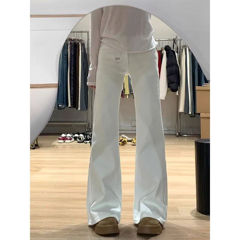 白色不贴腿微喇叭牛仔裤女夏季新款低腰修身阔腿显瘦休闲直筒裤子